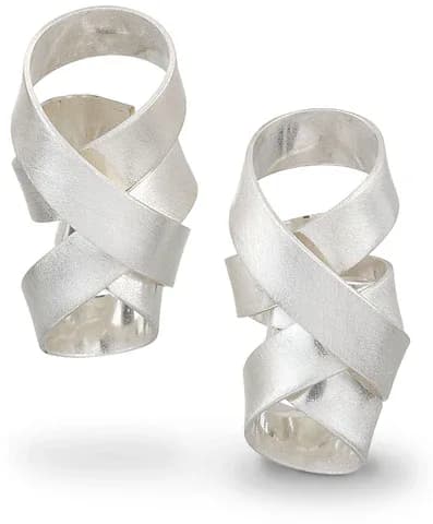 Oxidized silver ribbon bracelet with woven knot links